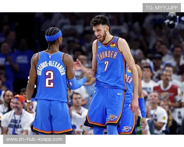 《布克表现出色，带领球队拼搏至最后一刻》，布克入场