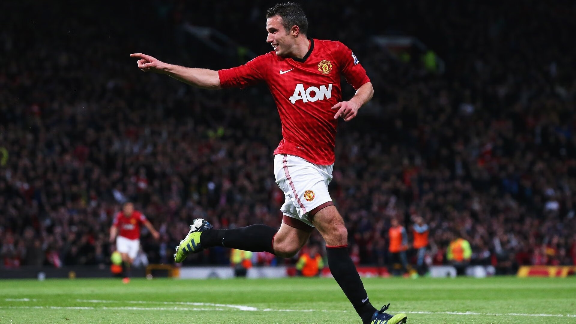 替补球员是否更适合执行无球压迫任务，替补球员进场怎么处罚